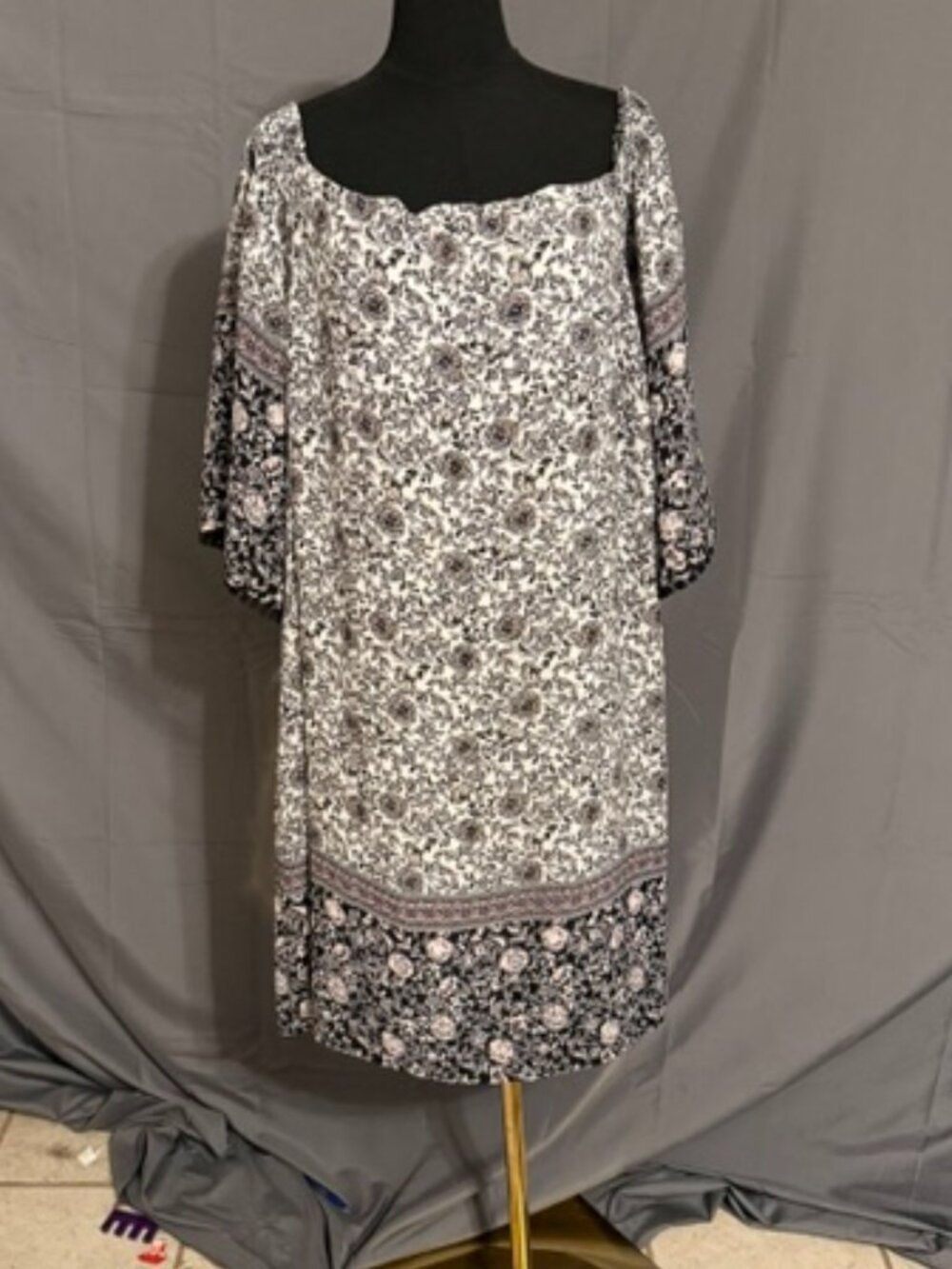 AVENUE Dress Size 22/24